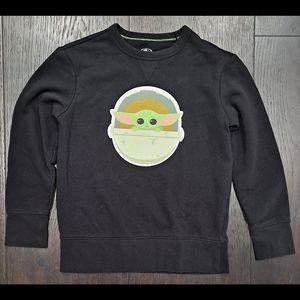 Black sweatshirt Baby Yoda